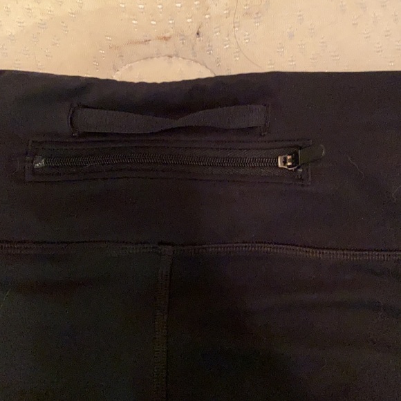 UA fly by cropped leggings size small - Picture 5 of 5